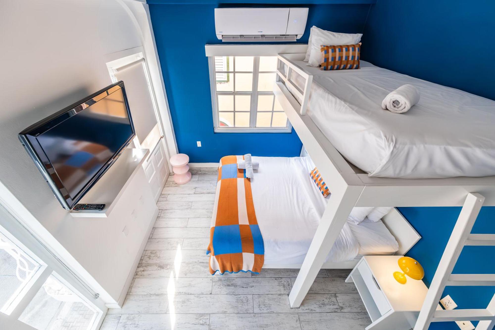 The Freedom Hotel Вилемстад Стая снимка