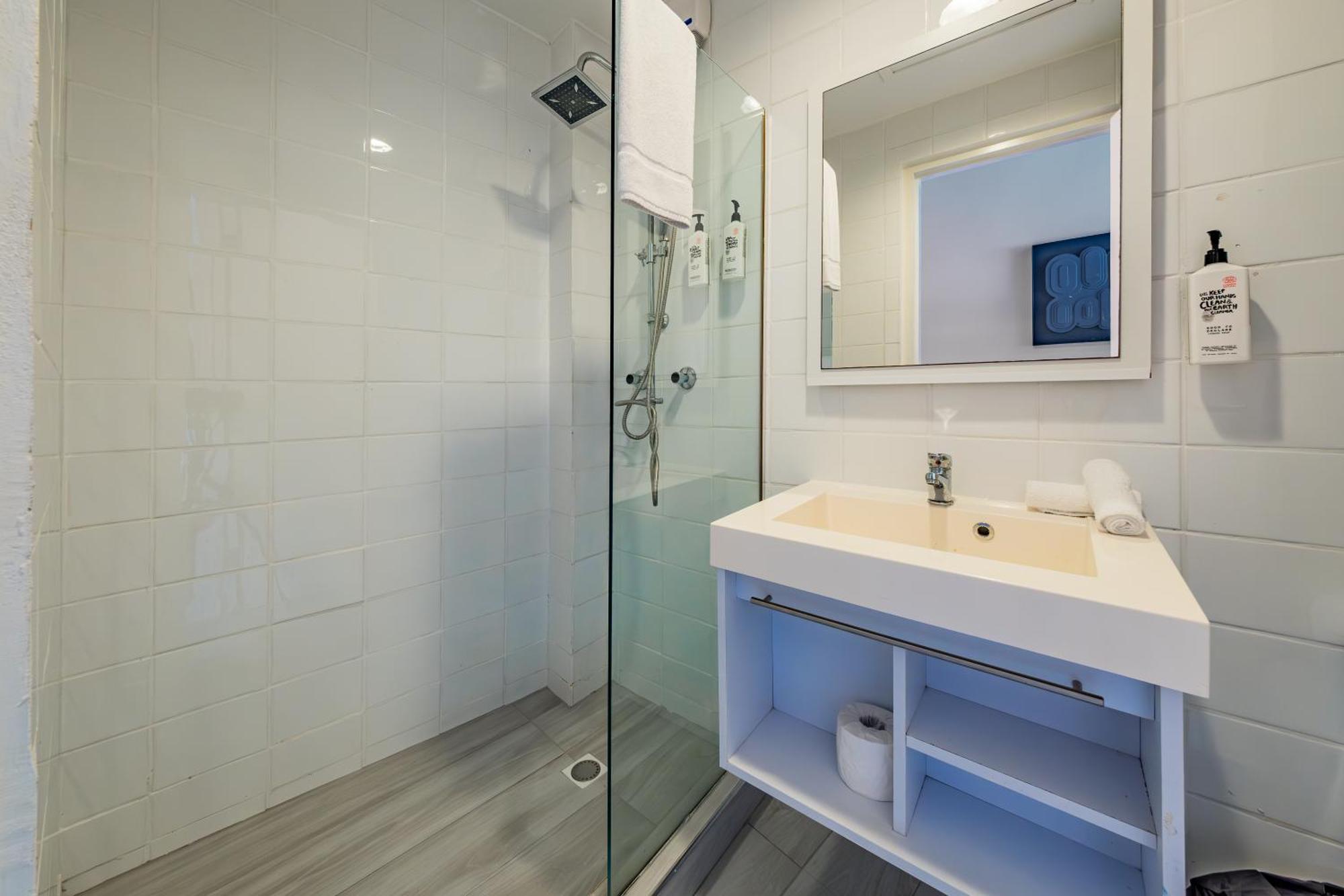 The Freedom Hotel Вилемстад Стая снимка